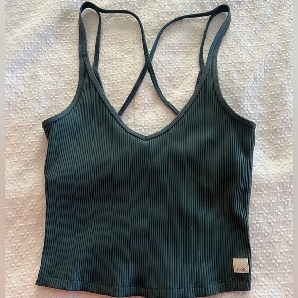 Vuori Women’s Rib Crop Tank - Picture 2 of 3
